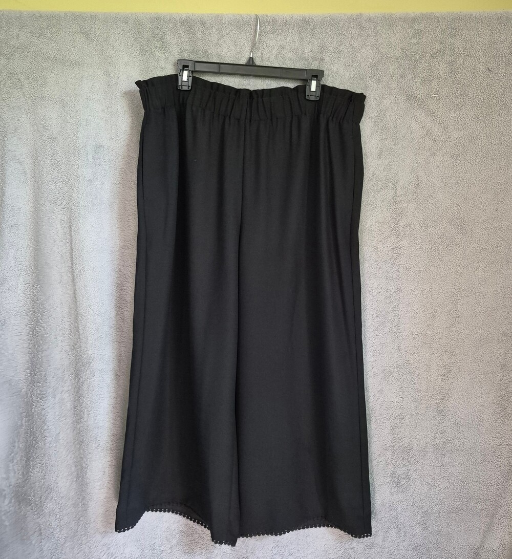 Ann Taylor Cropped Wide Leg Pants Black Crochet Lace Hem XL Pull On Comfort
